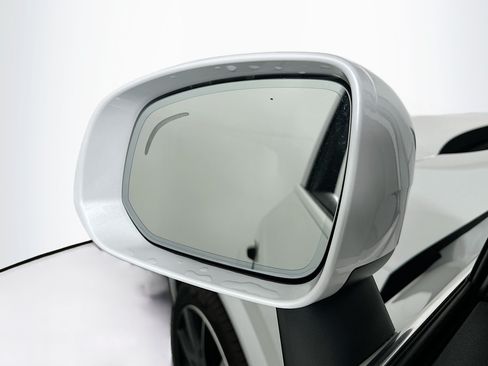 Used 2024 Volvo XC90 B5 Plus AWD/4WD image 16