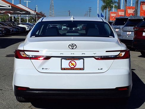 Certified 2025 Toyota Camry LE image 5