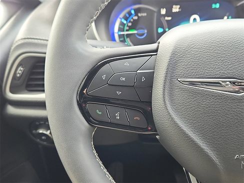 Used 2022 Chrysler Pacifica Touring-L w/ S Appearance Package image 21