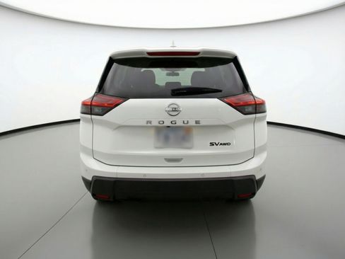 Used 2024 Nissan Rogue SV AWD/4WD image 7