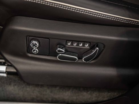Used 2022 Bentley Bentayga image 22