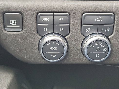 Used 2024 GMC Sierra 1500 Elevation image 16