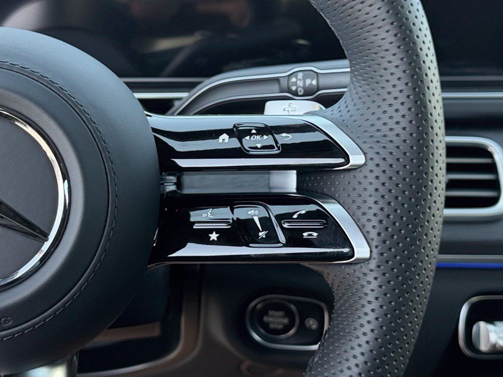 New 2026 Mercedes-Benz GLS 580 4MATIC image 24