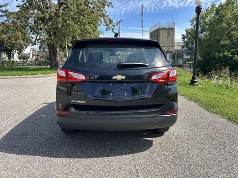 Used 2021 Chevrolet Equinox LS FWD image 4