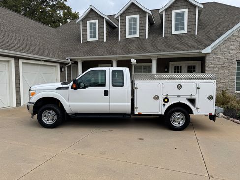 Used 2016 Ford F250 XL w/ Power Equipment Group image 3