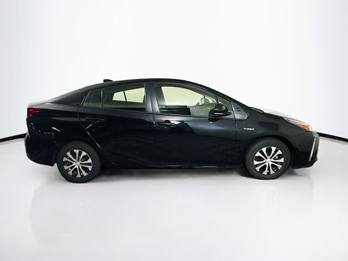 Used 2021 Toyota Prius LE image 10