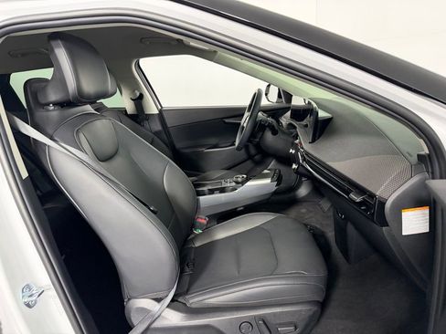 Used 2025 Kia EV6 Wind RWD image 29