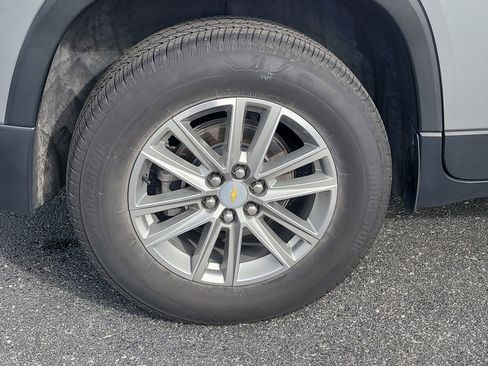 Used 2023 Chevrolet Traverse LT w/ LPO, Floor Liner Package image 9