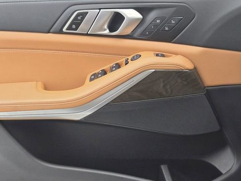 Used 2022 BMW X5 xDrive40i w/ M Sport Package image 22