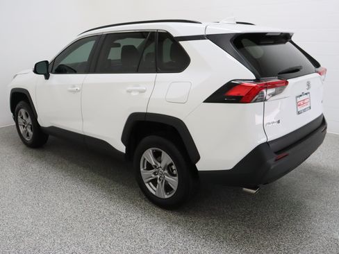 Used 2025 Toyota RAV4 XLE FWD image 9