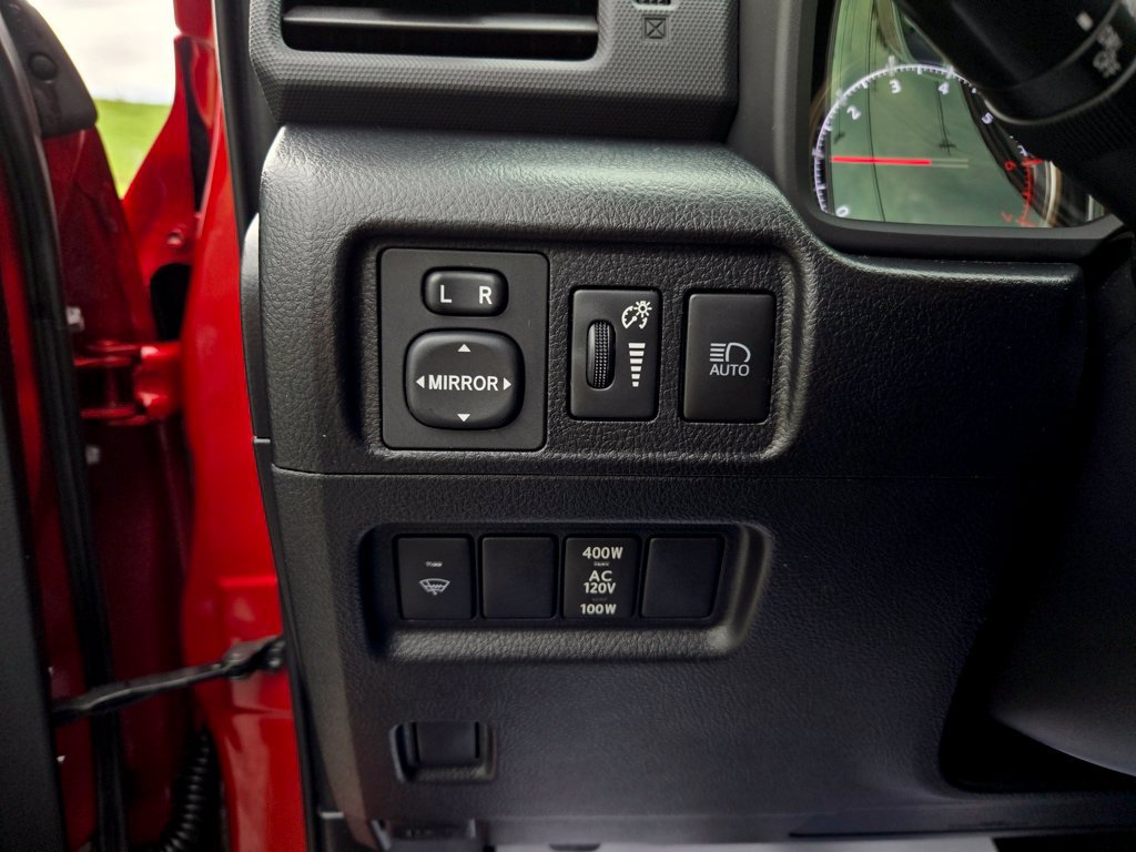 Used 2021 Toyota 4Runner Limited AWD/4WD image 13