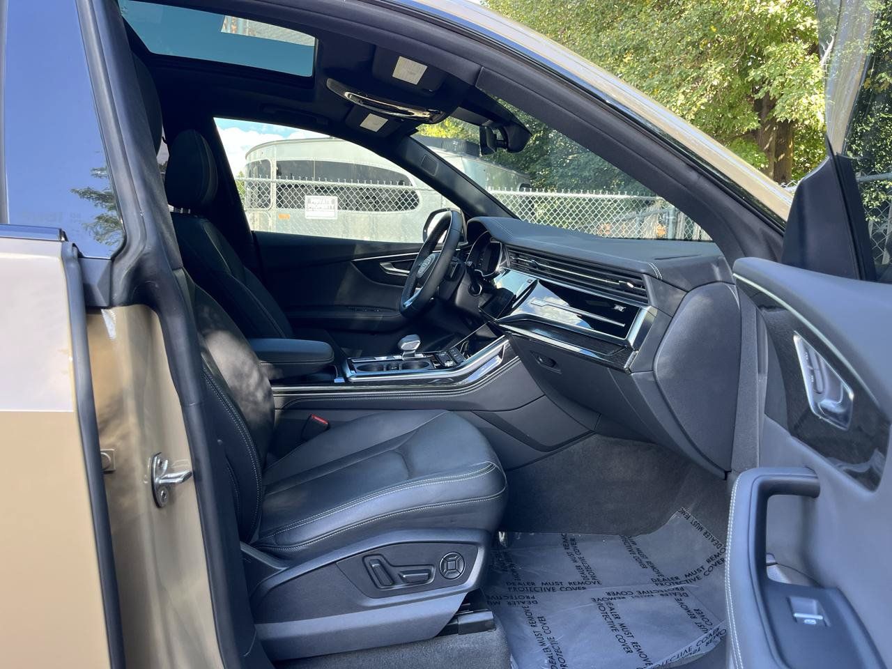 Used 2024 Audi Q8 Premium Plus w/ Premium Plus Package AWD/4WD image 25
