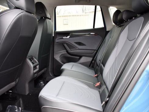New 2026 Volkswagen Tiguan SE FWD image 16