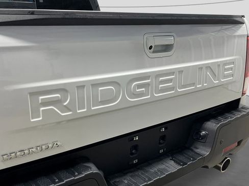 New 2026 Honda Ridgeline Black Edition image 9