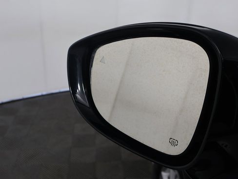 Used 2024 Chrysler Pacifica Touring-L image 34