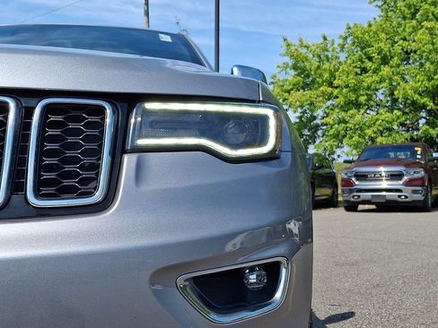 Certified 2019 Jeep Grand Cherokee Limited w/ Luxury Group II AWD/4WD image 9