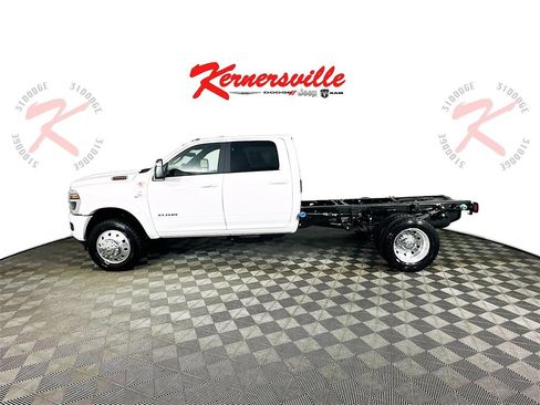 New 2026 RAM 4500 4x4 Crew Cab DRW image 4