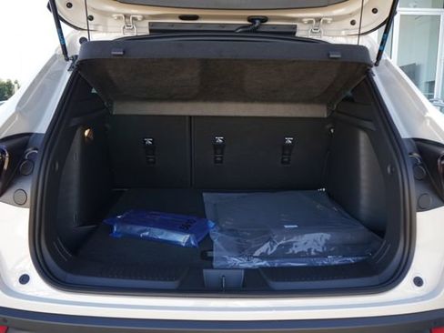 New 2026 Chevrolet Trax RS w/ Sunroof Package image 8