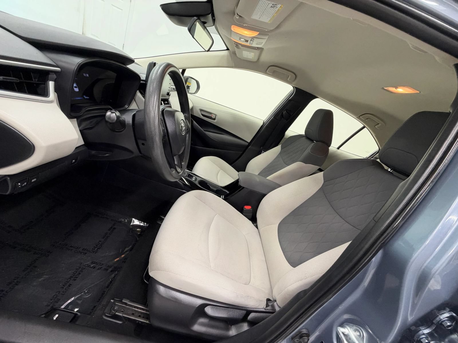 Used 2022 Toyota Corolla LE FWD image 17