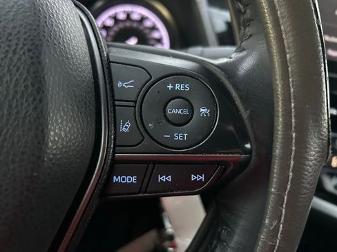 Used 2021 Toyota Camry SE image 19