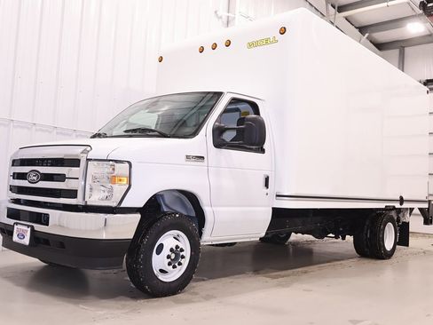 New 2026 Ford E-450 and Econoline 450 Super Duty w/ Power Equipment Group image 5