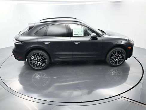 Certified 2026 Porsche Macan AWD/4WD image 31