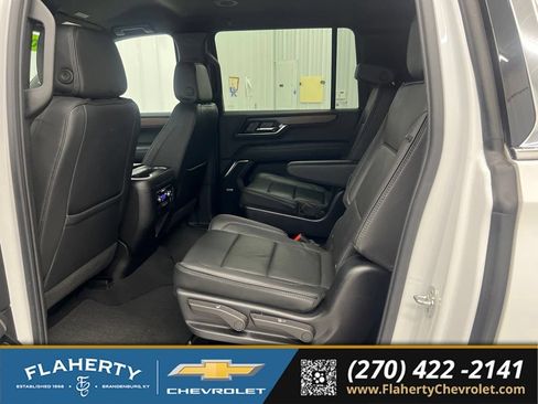Used 2025 GMC Yukon XL Denali AWD/4WD image 11