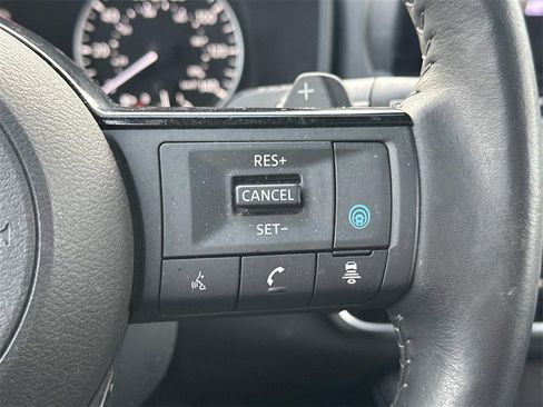 Used 2023 Nissan Rogue SL w/ SL Premium Package image 23