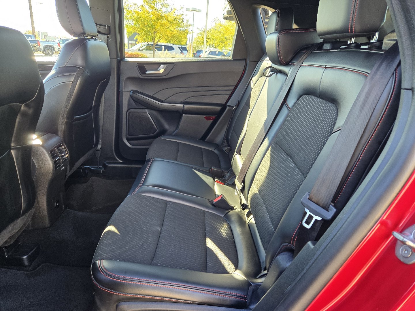 Used 2025 Ford Escape ST-Line Select AWD/4WD image 5