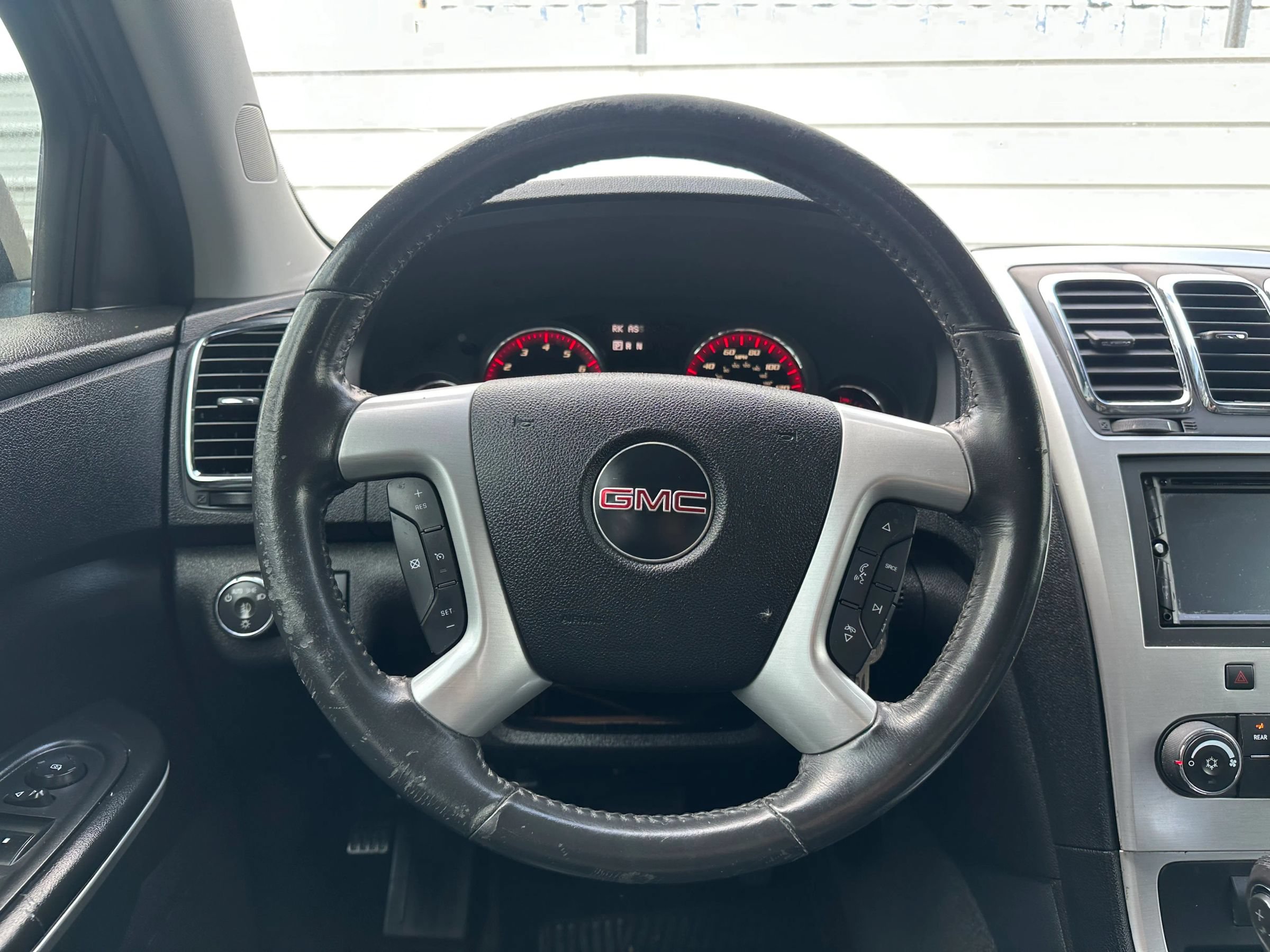 Used 2012 GMC Acadia SLE w/ LPO, 'HIT The Road' Package FWD image 21