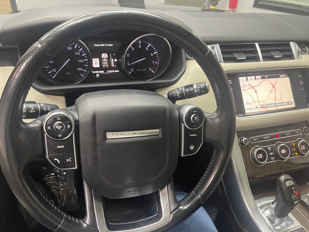 Used 2015 Land Rover Range Rover Sport HSE AWD/4WD image 39