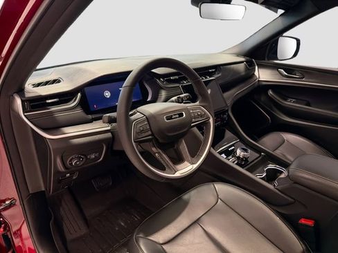 Used 2025 Jeep Grand Cherokee L Limited w/ Black Appearance Package image 9