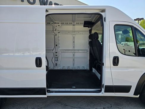 Used 2023 RAM ProMaster 2500 FWD image 16