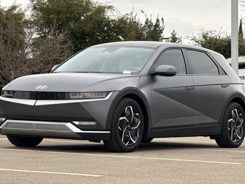 Used 2023 Hyundai Ioniq 5 SEL image 8