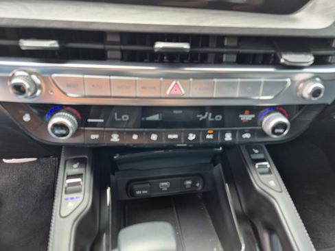 Used 2024 Kia Telluride SX Prestige X-Pro AWD/4WD image 32