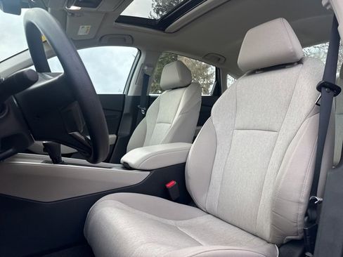 Used 2025 Honda Accord SE image 10