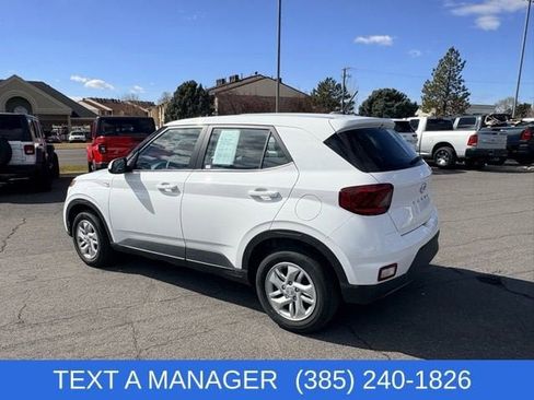 Used 2025 Hyundai Venue SE image 6