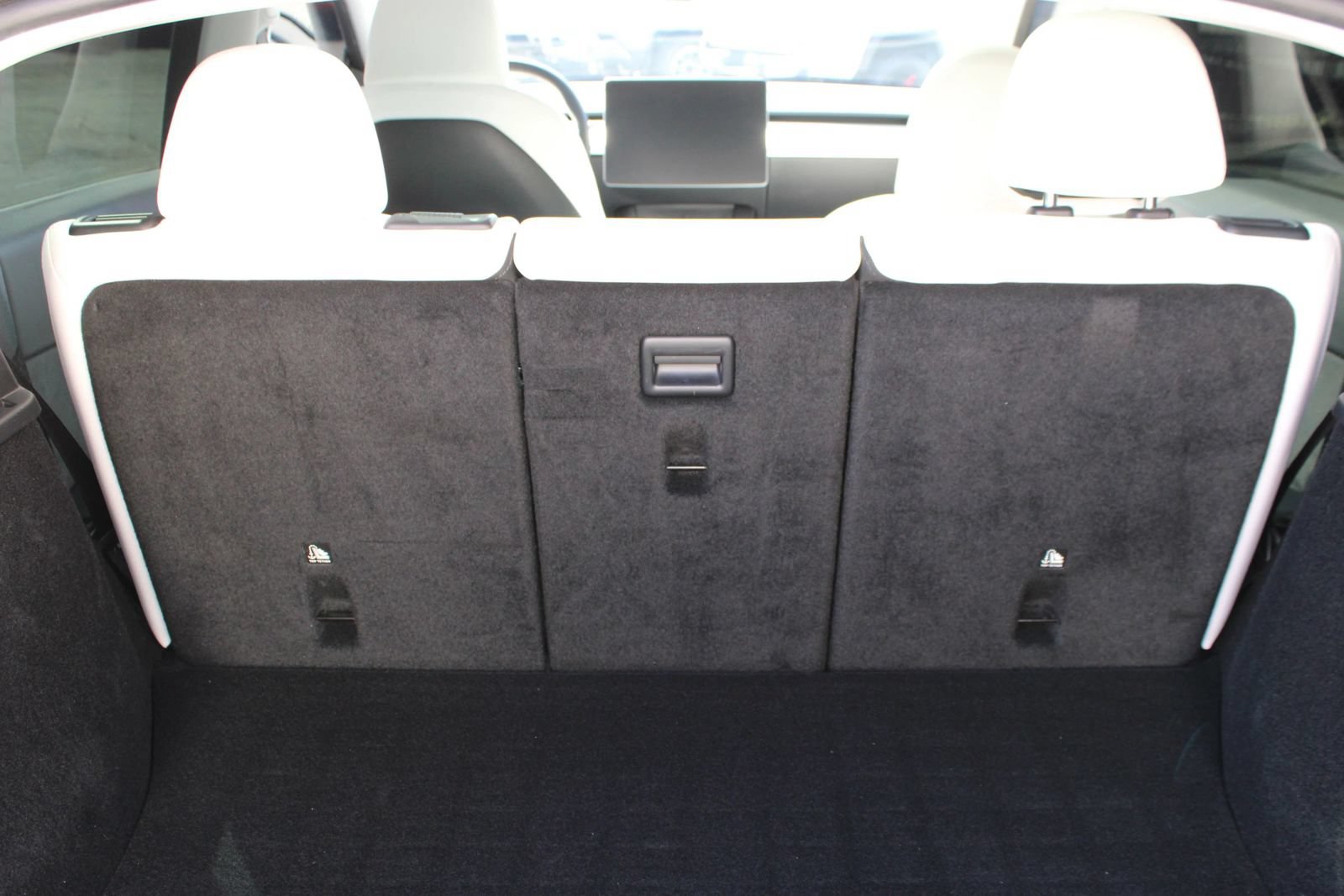 Used 2024 Tesla Model Y 2WD image 33