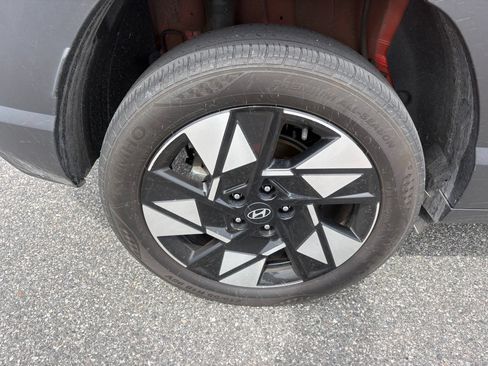 Used 2024 Hyundai Kona SEL AWD/4WD image 12