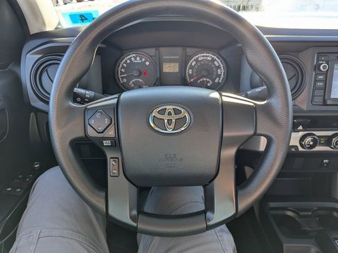 Used 2017 Toyota Tacoma SR image 18