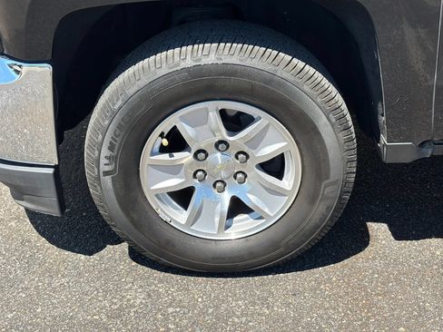 Used 2017 Chevrolet Silverado 1500 LT w/ LT Eassist Package RWD image 11