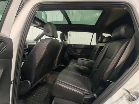 Used 2024 Volkswagen Tiguan SE R-Line image 32