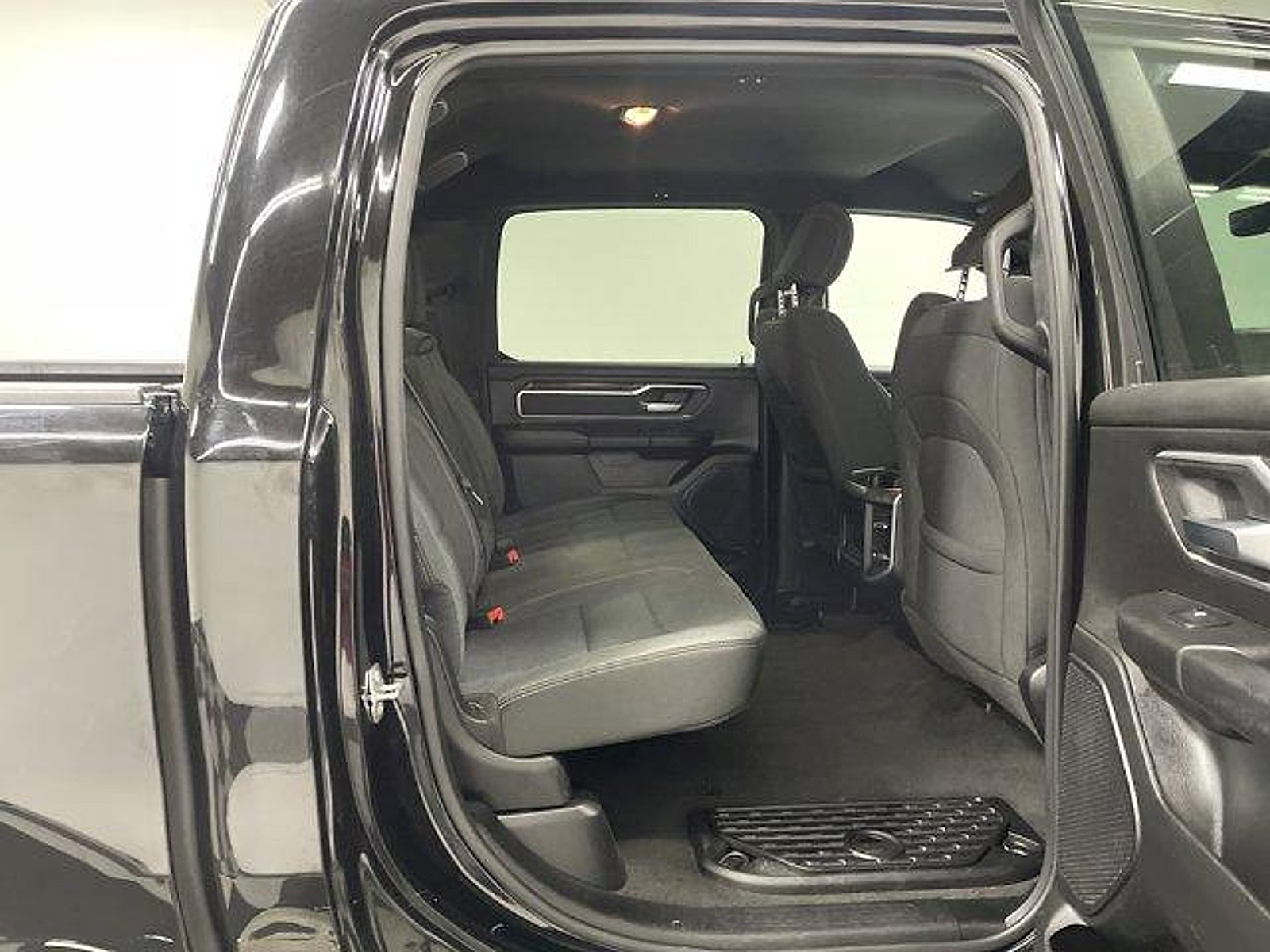 Used 2022 RAM 1500 Big Horn AWD/4WD image 14