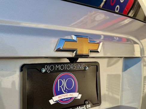 Used 2018 Chevrolet Suburban LT image 6