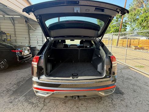Used 2025 Volkswagen Atlas Cross Sport SE AWD/4WD image 31