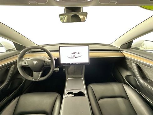 Used 2023 Tesla Model 3 Standard Range image 3