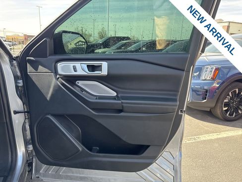 Used 2020 Ford Explorer Platinum w/ Premium Technology Package image 10