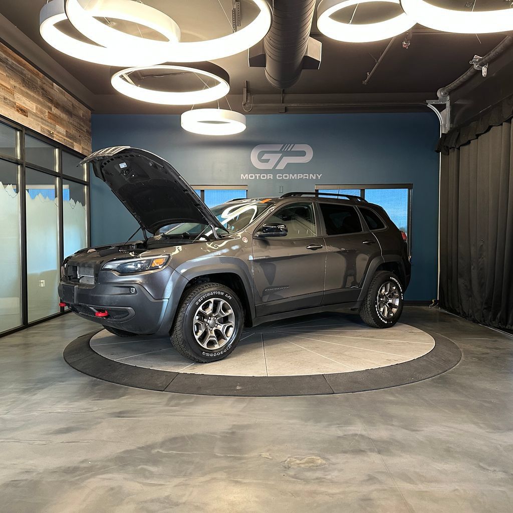 Used 2022 Jeep Cherokee Trailhawk AWD/4WD image 25