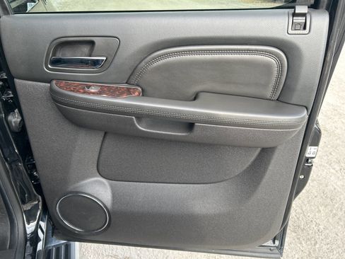 Used 2014 GMC Yukon XL Denali image 18