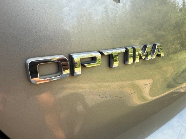 Used 2012 Kia Optima EX w/ Premium Pkg FWD image 7